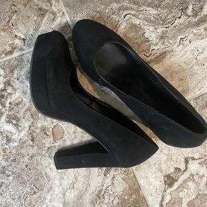 Black suede platform pumps